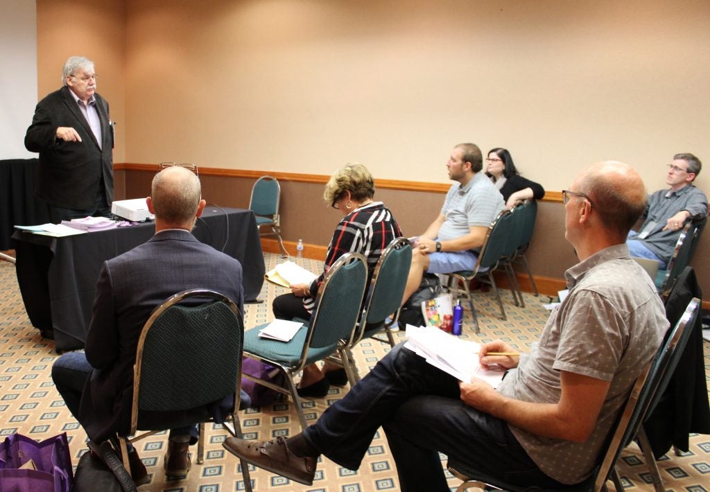 Frank Romer addresses Latin teachers